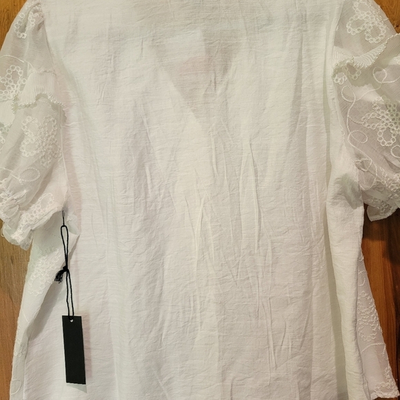 Women's White Lace Top - Picture 11 of 16